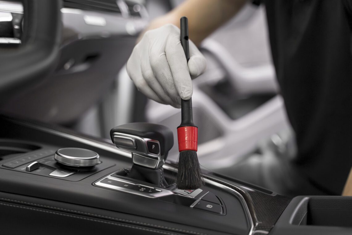 close-no-processo-de-cuidado-carro